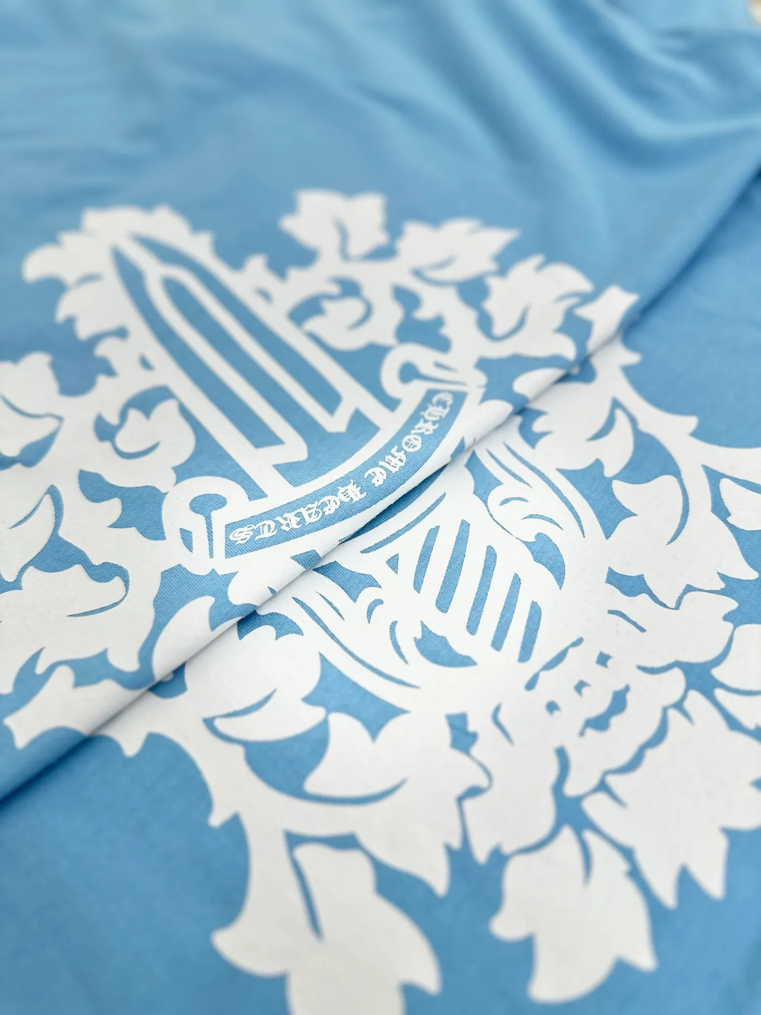 Chrome Heart Ch baby blue T Size：S/M/L G ， ， ， ！ ！ ， ， 。 。 、 ， ！